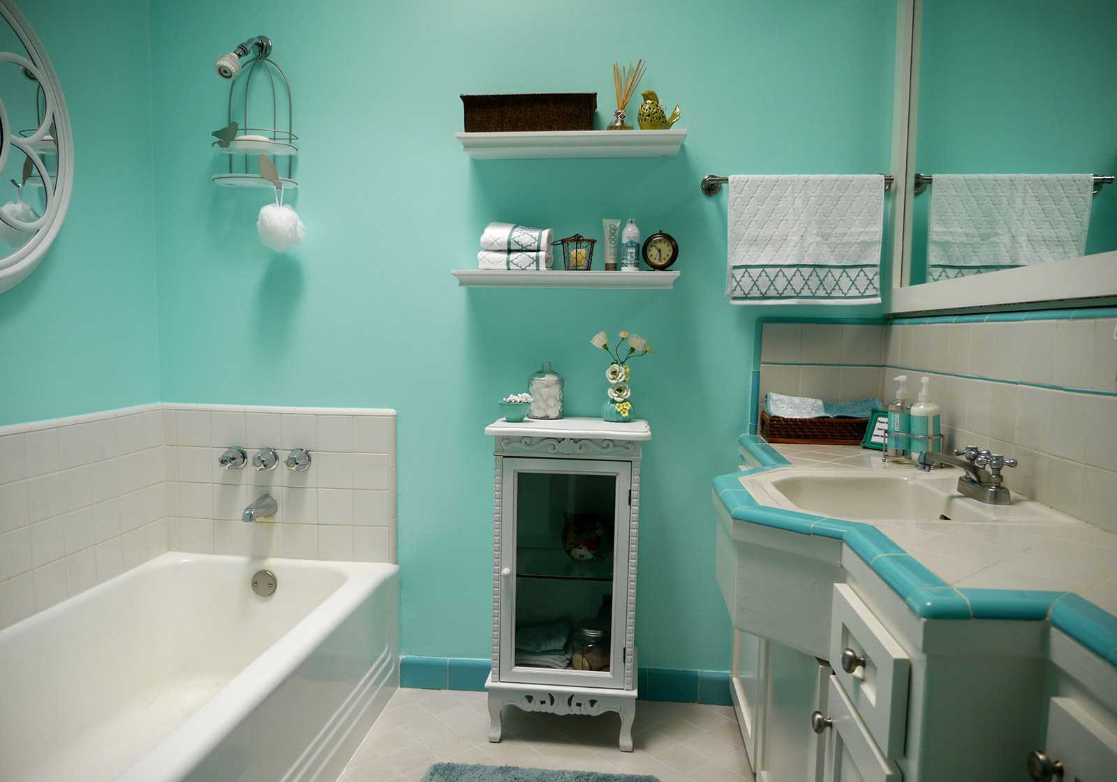 Фарби для ванної кімнати: Як забезпечити стійкість до вологи та підкреслити стиль у цьому приміщенні