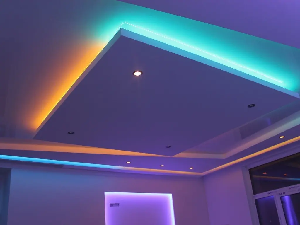 Використання освітлення в дизайні стелі