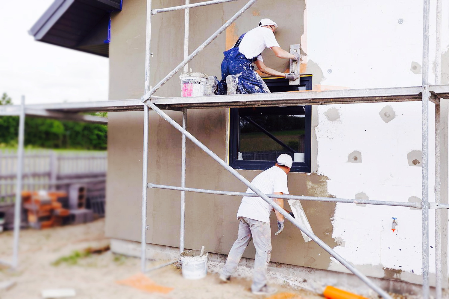 Фактори, що впливають на витрати фасадної штукатурки