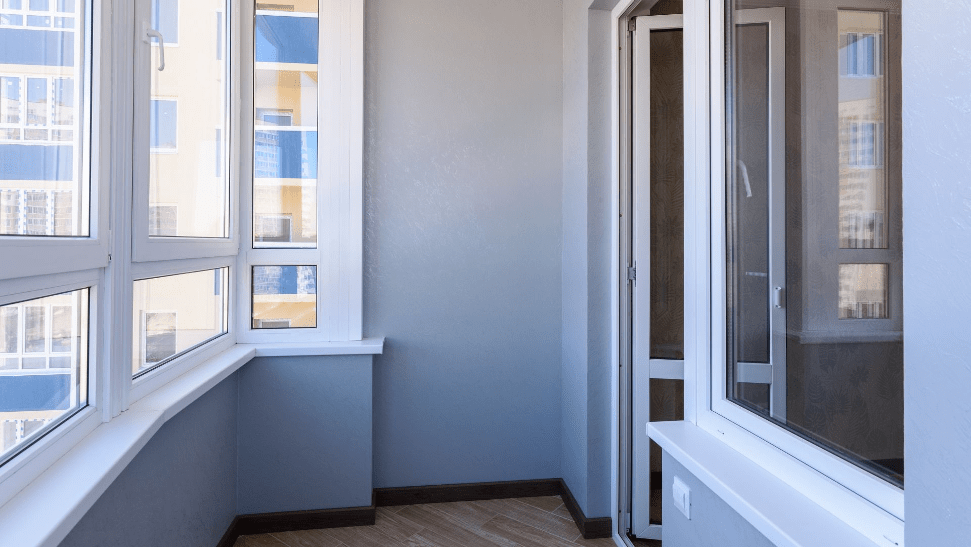 Поради по фарбуванню балкону